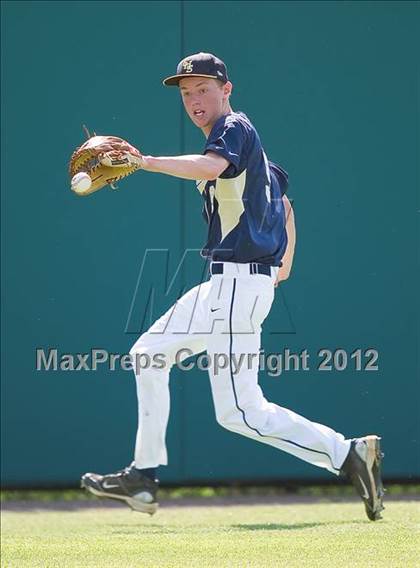 Thumbnail 2 in Canisius vs. Bishop McLaughlin Catholic photogallery.
