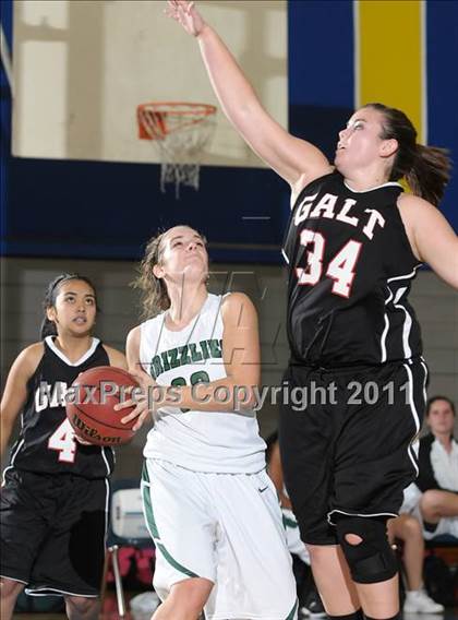 Thumbnail 2 in Galt vs. Granite Bay (Grant Winterfest) photogallery.