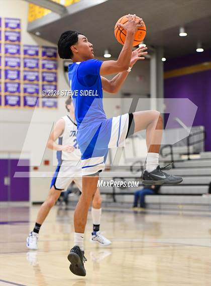 Thumbnail 3 in La Jolla Country Day vs. Rocklin photogallery.