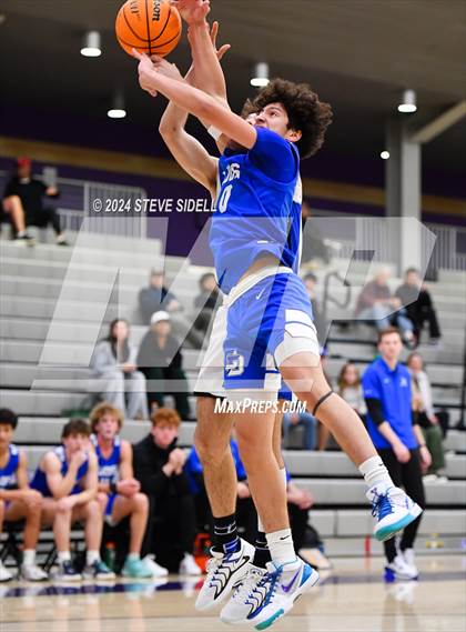 Thumbnail 3 in La Jolla Country Day vs. Rocklin photogallery.