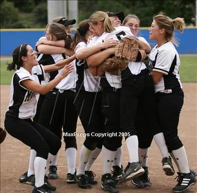 Thumbnail 2 in Archbishop Mitty vs. Saratoga (D2 Sec. Final) photogallery.