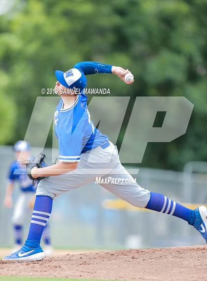 Thumbnail 3 in Windward vs Viewpoint photogallery.