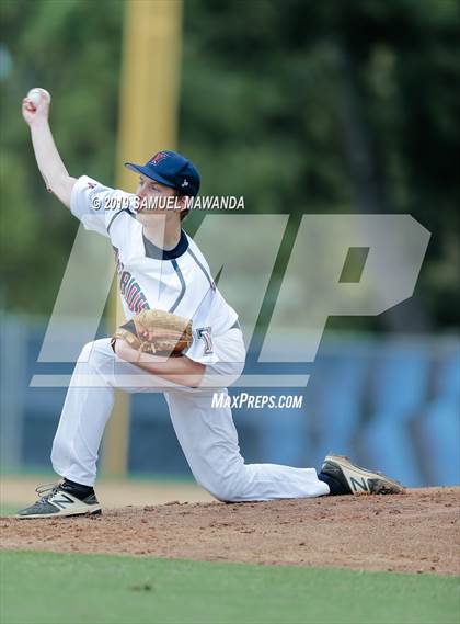 Thumbnail 1 in Windward vs Viewpoint photogallery.