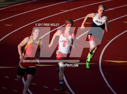 Thumbnail 3 in Hornet Invitational photogallery.