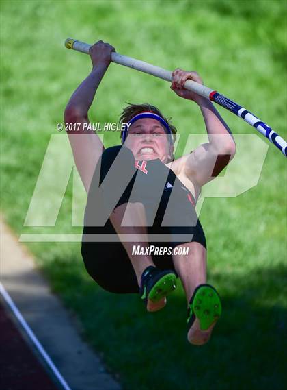 Thumbnail 3 in Hornet Invitational photogallery.