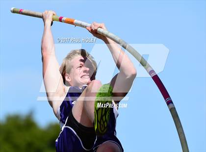 Thumbnail 3 in Hornet Invitational photogallery.