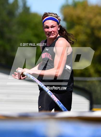 Thumbnail 3 in Hornet Invitational photogallery.