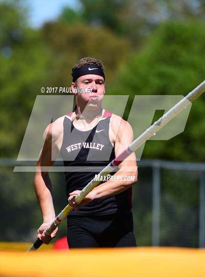 Thumbnail 1 in Hornet Invitational photogallery.