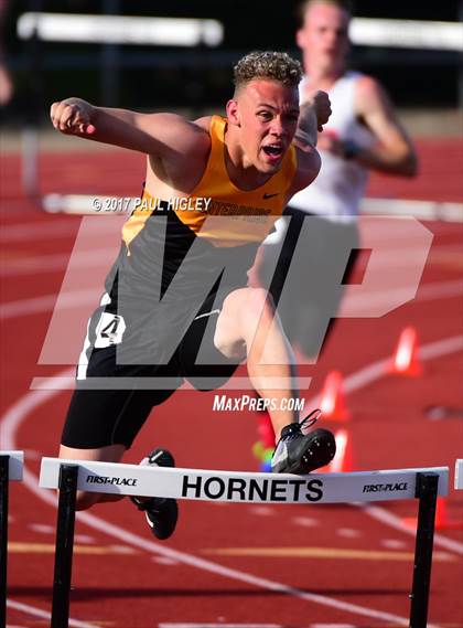 Thumbnail 2 in Hornet Invitational photogallery.