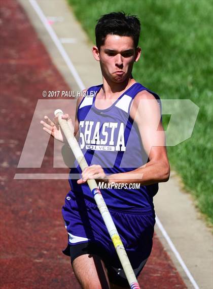 Thumbnail 2 in Hornet Invitational photogallery.