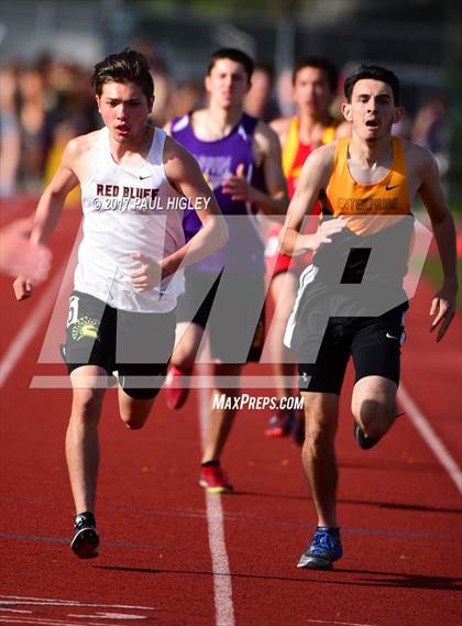 Thumbnail 3 in Hornet Invitational photogallery.