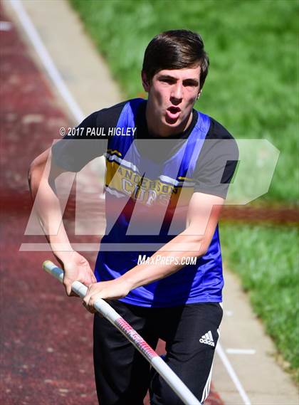 Thumbnail 2 in Hornet Invitational photogallery.