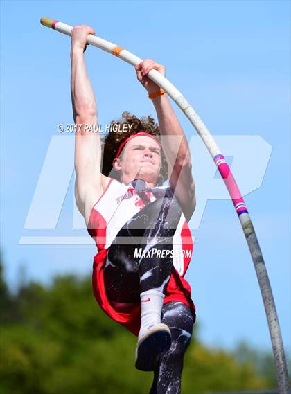 Thumbnail 3 in Hornet Invitational photogallery.