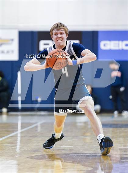 Thumbnail 3 in Manasquan vs. Union Catholic (Metro Classic) photogallery.