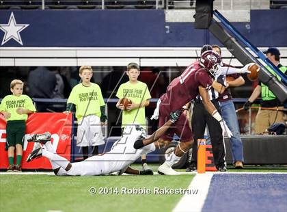 Thumbnail 3 in Ennis vs. Cedar Park (UIL 5A Division 2 Final) photogallery.