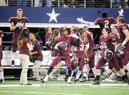 Thumbnail 2 in Ennis vs. Cedar Park (UIL 5A Division 2 Final) photogallery.