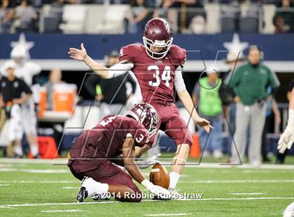 Thumbnail 3 in Ennis vs. Cedar Park (UIL 5A Division 2 Final) photogallery.