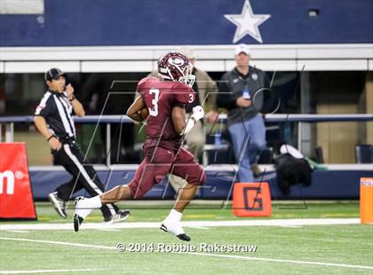 Thumbnail 1 in Ennis vs. Cedar Park (UIL 5A Division 2 Final) photogallery.