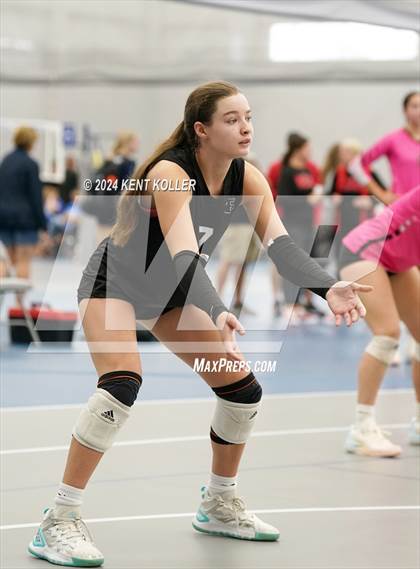 Thumbnail 2 in St. Mary's Prep vs. South Lyon East (Motor City Power Series) photogallery.