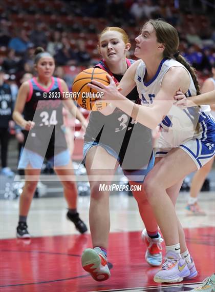 Thumbnail 3 in Canyon View vs. Richfield (UHSAA 3A Quarterfinal) photogallery.