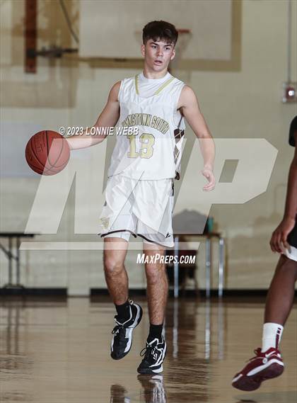 Thumbnail 1 in Mount Vernon @ Clarkstown South photogallery.