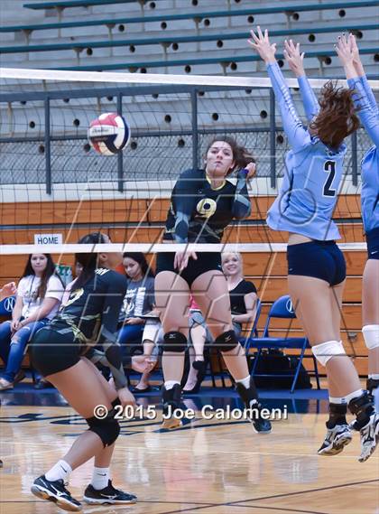 Thumbnail 1 in Johnson [Claudia Taylor] vs Brennan (Paul Taylor Field House) photogallery.