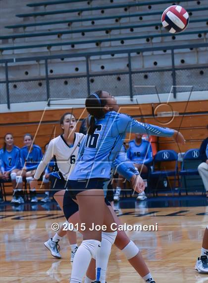 Thumbnail 3 in Johnson [Claudia Taylor] vs Brennan (Paul Taylor Field House) photogallery.