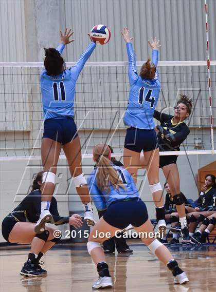 Thumbnail 1 in Johnson [Claudia Taylor] vs Brennan (Paul Taylor Field House) photogallery.