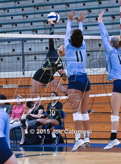 Thumbnail 3 in Johnson [Claudia Taylor] vs Brennan (Paul Taylor Field House) photogallery.
