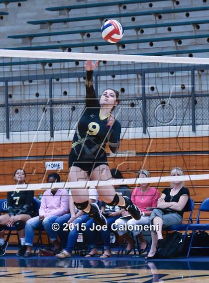 Thumbnail 1 in Johnson [Claudia Taylor] vs Brennan (Paul Taylor Field House) photogallery.