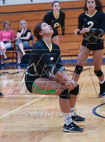 Thumbnail 3 in Johnson [Claudia Taylor] vs Brennan (Paul Taylor Field House) photogallery.