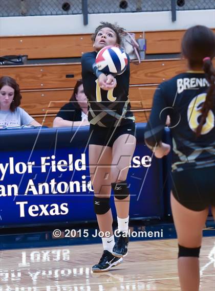 Thumbnail 2 in Johnson [Claudia Taylor] vs Brennan (Paul Taylor Field House) photogallery.