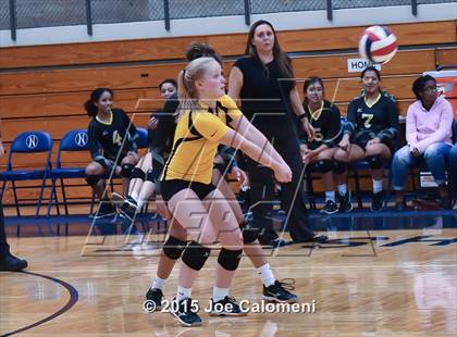 Thumbnail 2 in Johnson [Claudia Taylor] vs Brennan (Paul Taylor Field House) photogallery.