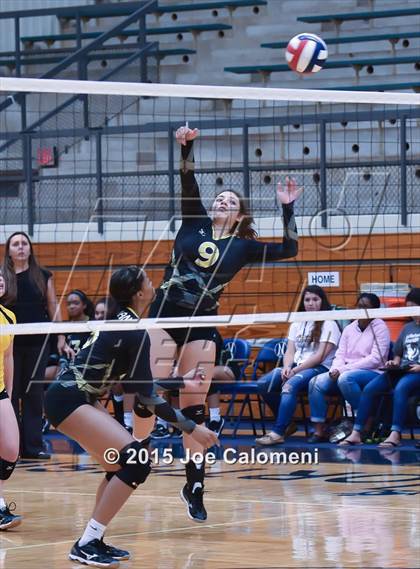 Thumbnail 2 in Johnson [Claudia Taylor] vs Brennan (Paul Taylor Field House) photogallery.