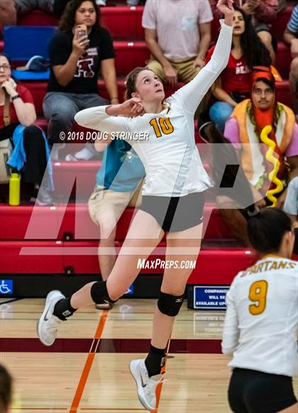 Thumbnail 2 in Aragon vs. Mountain View (CIF-CCS Div II Girls Volleyball Championship) photogallery.