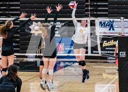 Thumbnail 3 in Aragon vs. Mountain View (CIF-CCS Div II Girls Volleyball Championship) photogallery.