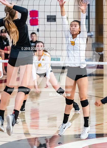 Thumbnail 1 in Aragon vs. Mountain View (CIF-CCS Div II Girls Volleyball Championship) photogallery.