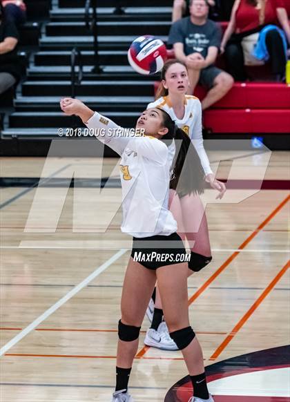 Thumbnail 1 in Aragon vs. Mountain View (CIF-CCS Div II Girls Volleyball Championship) photogallery.