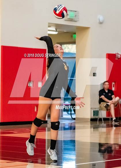 Thumbnail 3 in Aragon vs. Mountain View (CIF-CCS Div II Girls Volleyball Championship) photogallery.