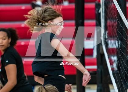 Thumbnail 2 in Aragon vs. Mountain View (CIF-CCS Div II Girls Volleyball Championship) photogallery.