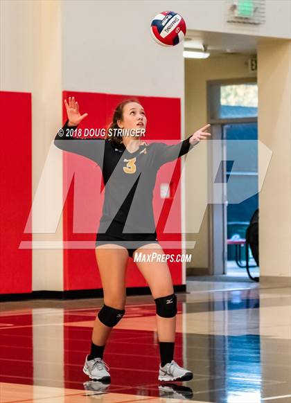 Thumbnail 2 in Aragon vs. Mountain View (CIF-CCS Div II Girls Volleyball Championship) photogallery.