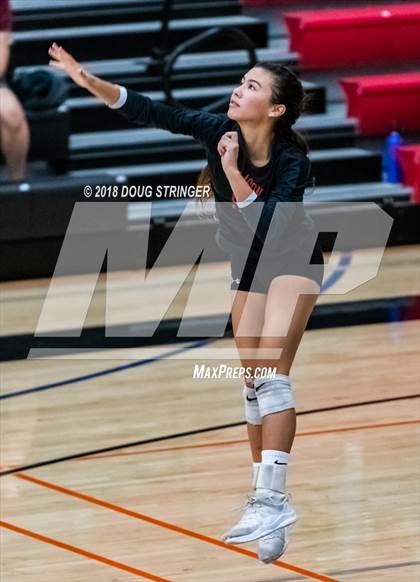 Thumbnail 2 in Aragon vs. Mountain View (CIF-CCS Div II Girls Volleyball Championship) photogallery.
