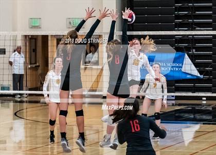 Thumbnail 3 in Aragon vs. Mountain View (CIF-CCS Div II Girls Volleyball Championship) photogallery.