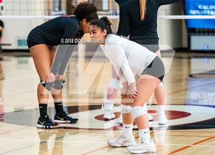 Thumbnail 3 in Aragon vs. Mountain View (CIF-CCS Div II Girls Volleyball Championship) photogallery.