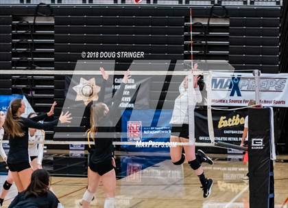 Thumbnail 2 in Aragon vs. Mountain View (CIF-CCS Div II Girls Volleyball Championship) photogallery.