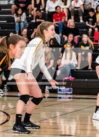 Thumbnail 2 in Aragon vs. Mountain View (CIF-CCS Div II Girls Volleyball Championship) photogallery.