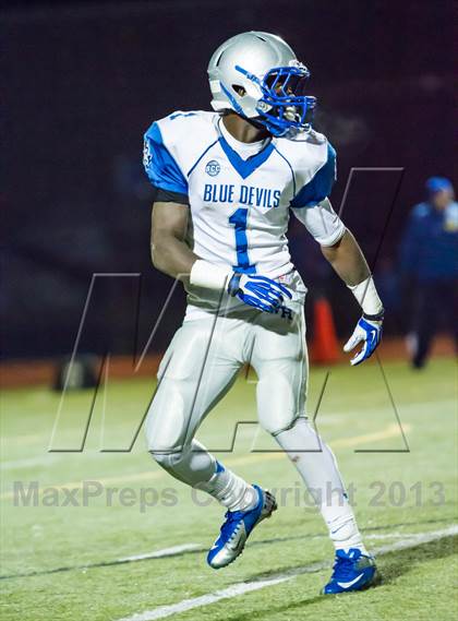 Thumbnail 1 in West Haven @ Hall (CIAC Class LL Quarterfinal) photogallery.