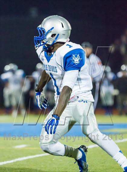 Thumbnail 1 in West Haven @ Hall (CIAC Class LL Quarterfinal) photogallery.