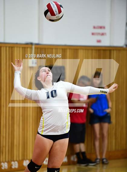 Thumbnail 2 in Notre Dame @ Burlingame photogallery.
