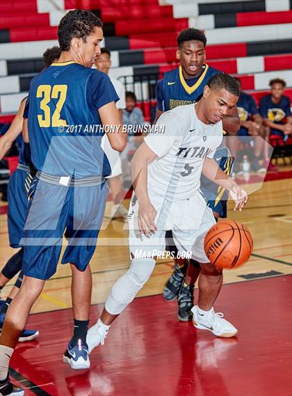 Thumbnail 1 in Chavez vs. Rosemont (Cordova Christmas Tournament) photogallery.